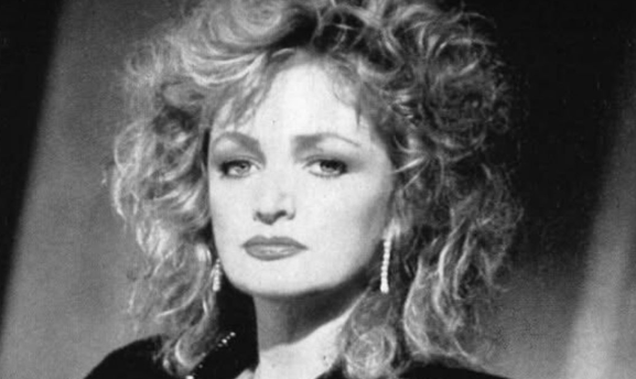 Imagem da notícia: Adeus à Voz que Fez o Mundo Chorar: Bonnie Tyler Morre aos 75 Anos Após Semanas Internada em Estado Grave