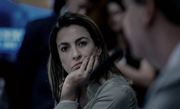 Soraya Thronicke joga a toalha: senadora desiste da reeleição no MS após afundar em pesquisas e liderar rejeição — Isolada politicamente após romper com Bolsonaro e flertar com o governo Lula, parlamentar aparece em último lugar entre pré-candidatos e admite: não há caminho competitivo para 2026.