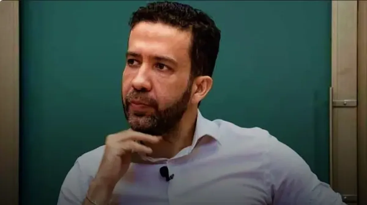 Humilhação Diplomática: Comitiva de Janones e Aliados de Lula é Ignorada pelo Governo Trump