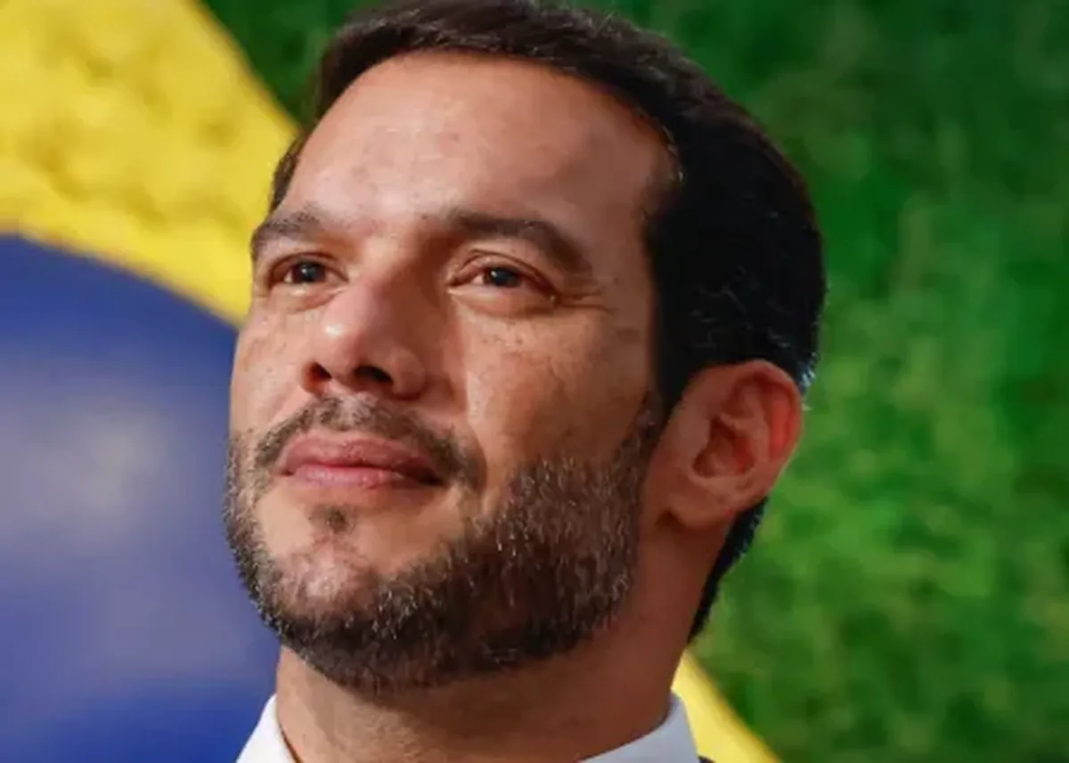 Samir Xaud some da Seleção após vazamento de fotos íntimas e caso extraconjugal