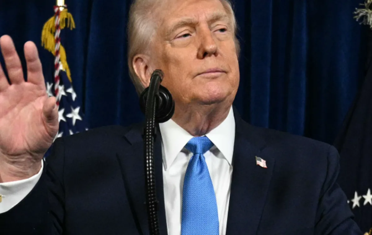 Trump pede cassação de licenças da ABC e NBC após emissoras não exibirem discurso ao vivo