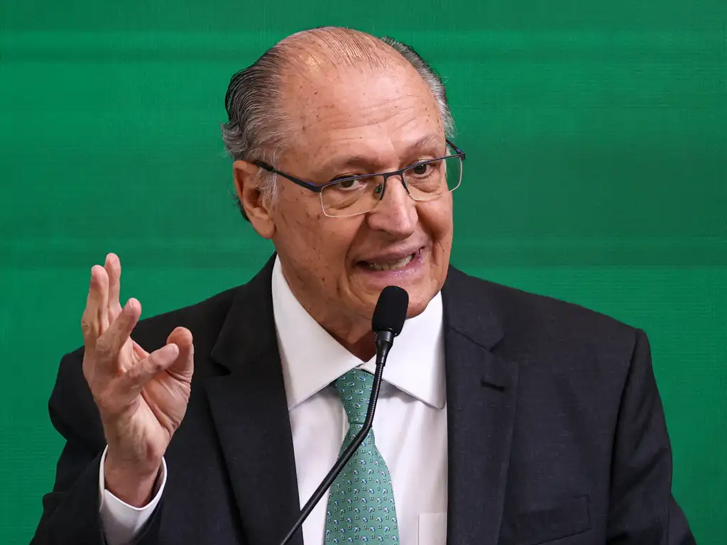 Alckmin é vaiado na Marcha dos Prefeitos e expõe o desgaste do governo Lula